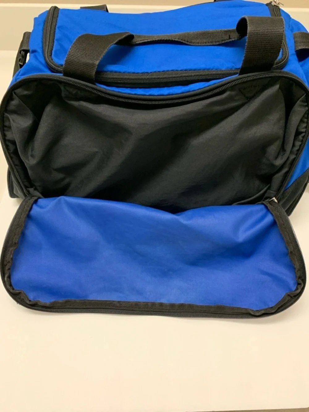 NIKE Brasilia 5 Small Duffle Bag Royal Blue with Black Accents